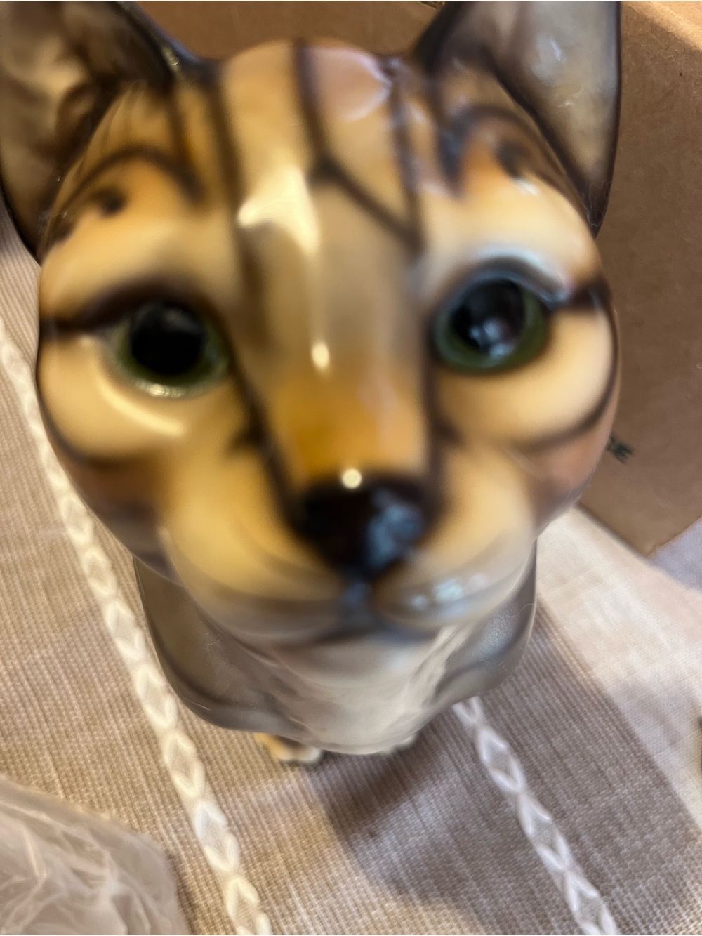 Vintage-Harvey Knox  Tabby Cat Figurine - Brown/Beige Decorative Pet Statue - Picture 5 of 7